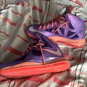 All star LeBron James area 72 Nike size 9